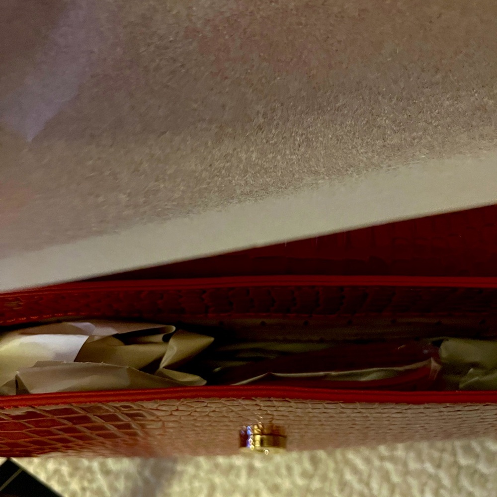 Vanessa Williams Vibrant Red Women's Clutch - Picture 3 of 3